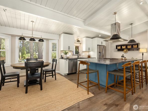 9488 Katherine Place NE, Bainbridge Island WA 98110