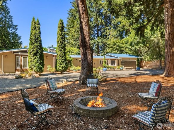 9488 Katherine Place NE, Bainbridge Island WA 98110