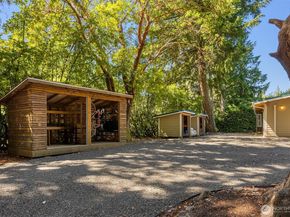 9488 Katherine Place NE, Bainbridge Island WA 98110