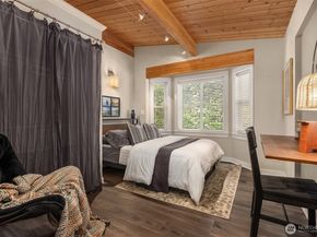 9488 Katherine Place NE, Bainbridge Island WA 98110