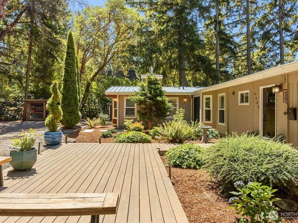 9488 Katherine Place NE, Bainbridge Island WA 98110