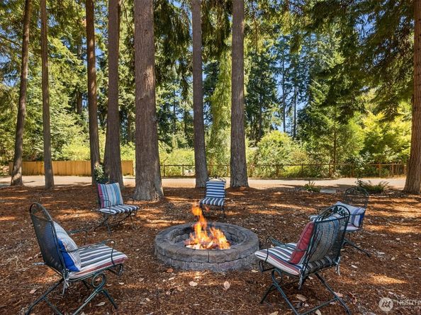 9488 Katherine Place NE, Bainbridge Island WA 98110