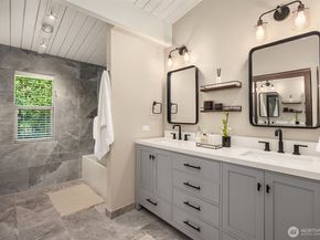 9488 Katherine Place NE, Bainbridge Island WA 98110