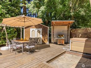 9488 Katherine Place NE, Bainbridge Island WA 98110