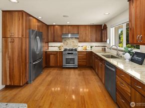 1832 SE 16th Place, Renton WA 98055
