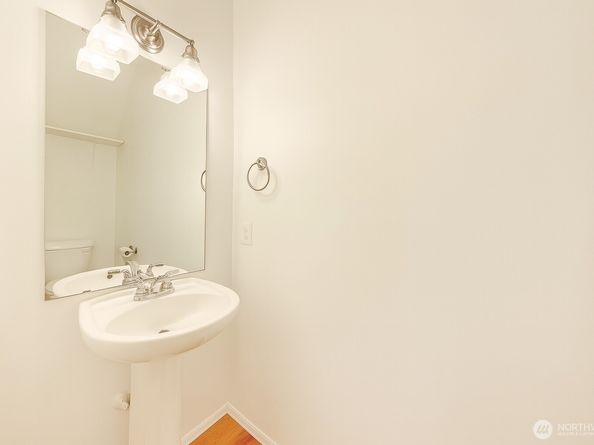 22926 SE 13th Way, Sammamish WA 98075
