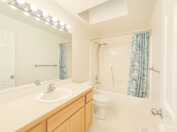 22926 SE 13th Way, Sammamish WA 98075