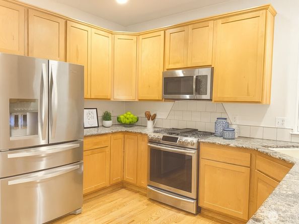 22926 SE 13th Way, Sammamish WA 98075
