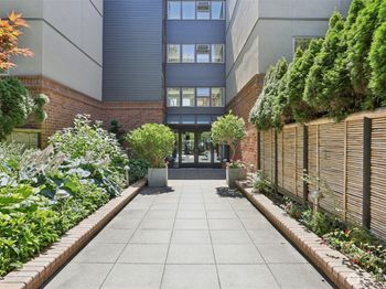 275 W Roy Street