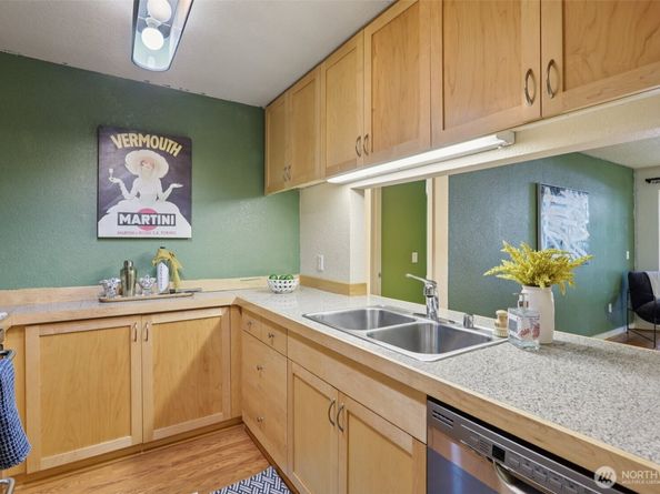 275 W Roy Street 114, Seattle WA 98119