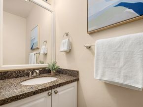 2840 139th Avenue SE 16, Bellevue WA 98005