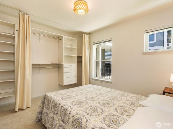 2101 N 55th Street 206, Seattle WA 98103