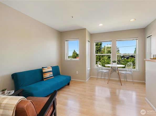 2101 N 55th Street 206, Seattle WA 98103