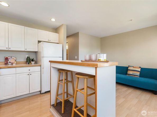 2101 N 55th Street 206, Seattle WA 98103