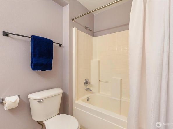 2101 N 55th Street 206, Seattle WA 98103