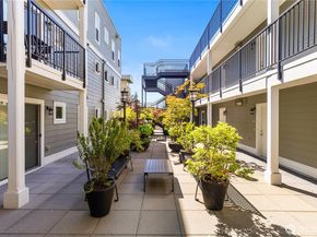 2101 N 55th Street 206, Seattle WA 98103