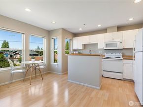 2101 N 55th Street 206, Seattle WA 98103