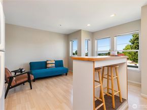 2101 N 55th Street 206, Seattle WA 98103