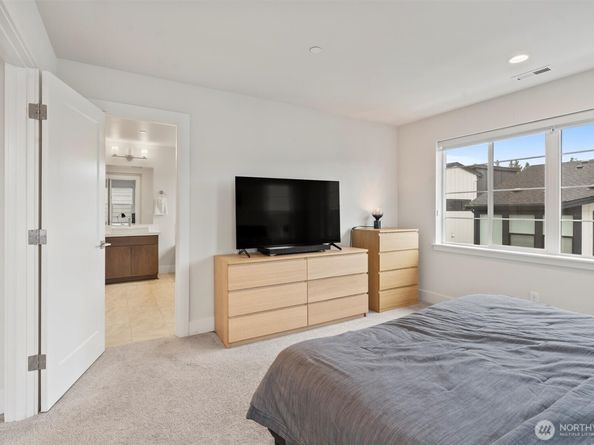 26637 NE Boyd Way 102, Duvall WA 98019