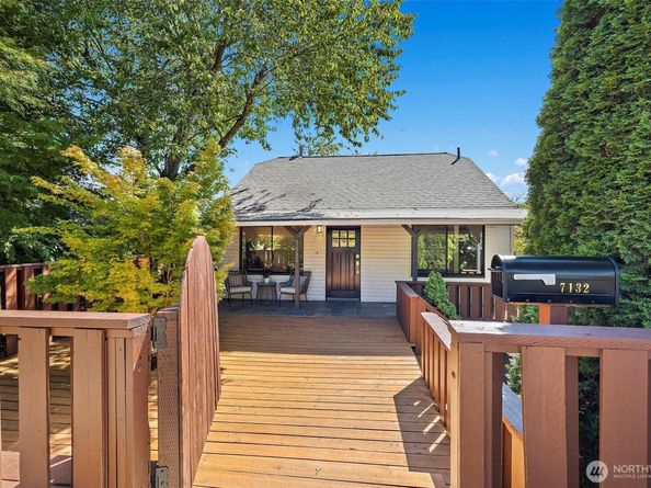 7132 34th Avenue SW, Seattle WA 98126