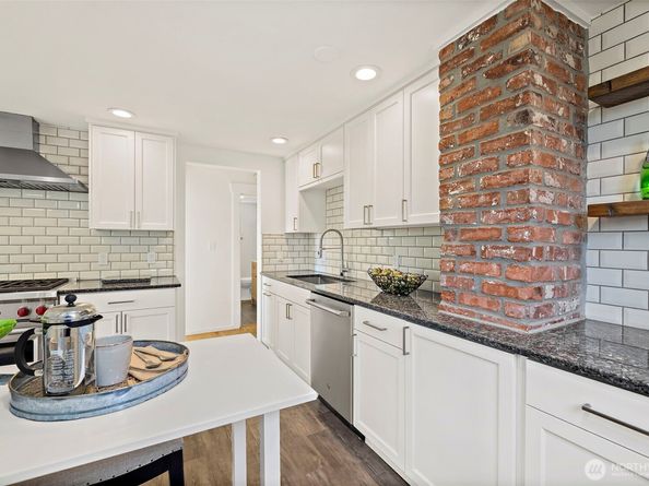 7132 34th Avenue SW, Seattle WA 98126