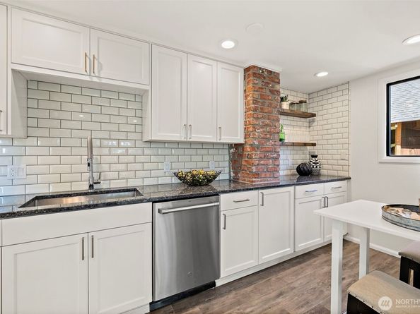 7132 34th Avenue SW, Seattle WA 98126