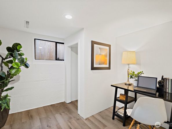 7132 34th Avenue SW, Seattle WA 98126