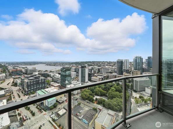2510 6th Avenue 3502, Seattle WA 98121