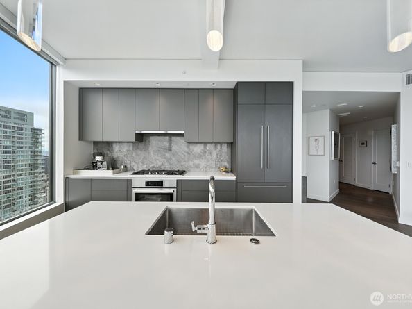 2510 6th Avenue 3502, Seattle WA 98121