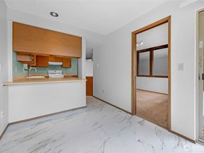 23509 Lakeview Drive A101, Mountlake Terrace WA 98043