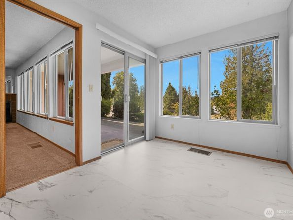 23509 Lakeview Drive A101, Mountlake Terrace WA 98043