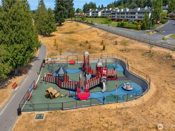 23509 Lakeview Drive A101, Mountlake Terrace WA 98043