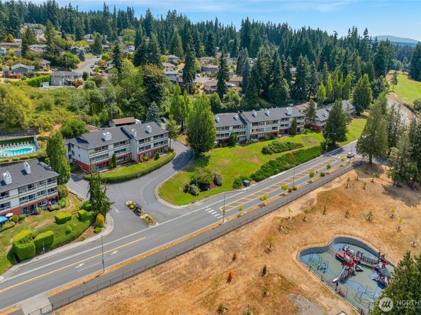 23509 Lakeview Drive A101, Mountlake Terrace WA 98043