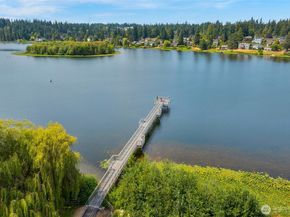 23509 Lakeview Drive A101, Mountlake Terrace WA 98043