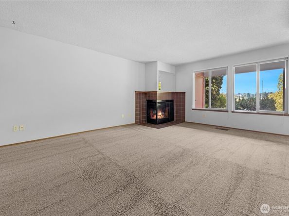 23509 Lakeview Drive A101, Mountlake Terrace WA 98043