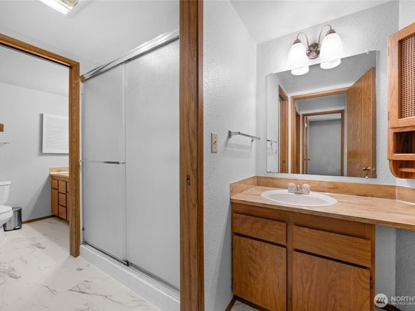 23509 Lakeview Drive A101, Mountlake Terrace WA 98043