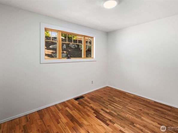 8139 14th Avenue SW, Seattle WA 98106
