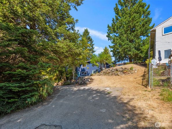 8139 14th Avenue SW, Seattle WA 98106