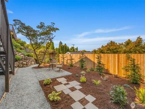 2800 W Elmore Place, Seattle WA 98199