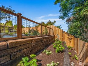 2800 W Elmore Place, Seattle WA 98199