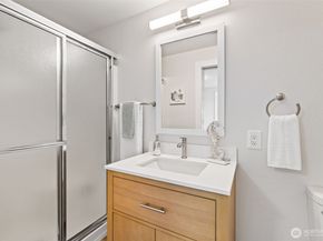 2800 W Elmore Place, Seattle WA 98199