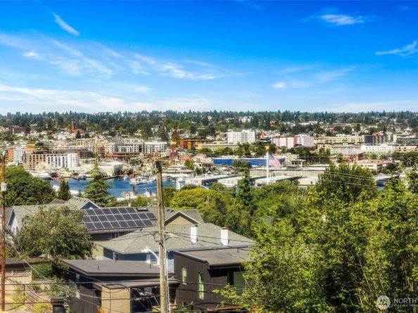 2800 W Elmore Place, Seattle WA 98199