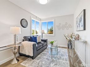 2800 W Elmore Place, Seattle WA 98199