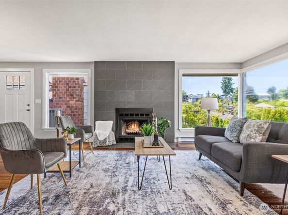 2800 W Elmore Place, Seattle WA 98199