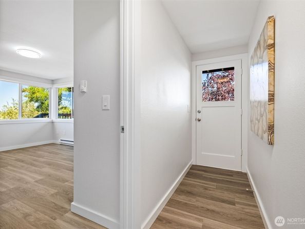 2800 W Elmore Place, Seattle WA 98199