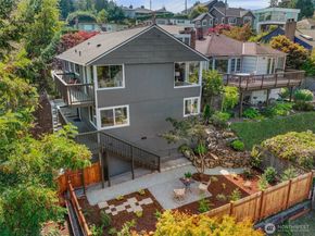 2800 W Elmore Place, Seattle WA 98199
