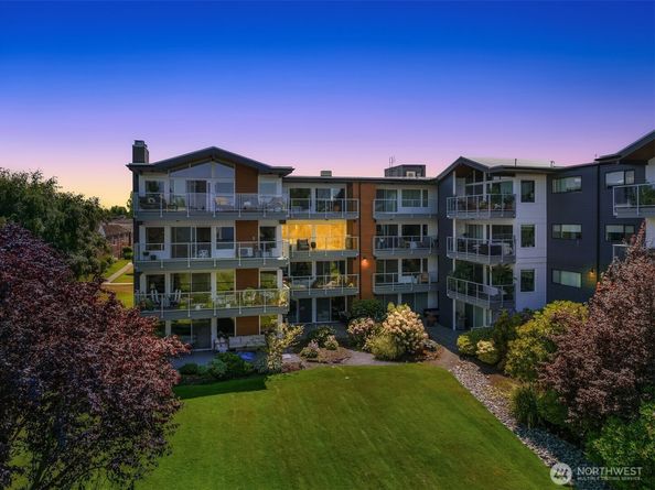 2500 Canterbury Lane E 302, Seattle WA 98112