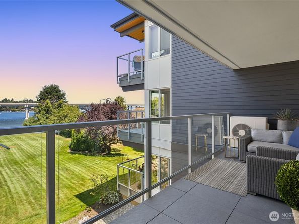2500 Canterbury Lane E 302, Seattle WA 98112