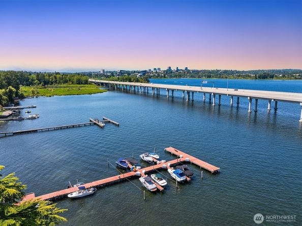 2500 Canterbury Lane E 302, Seattle WA 98112