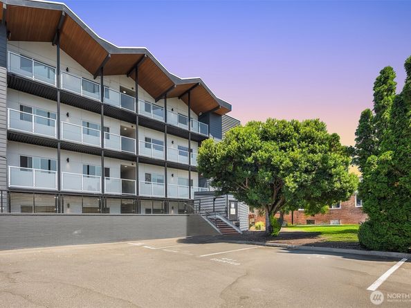 2500 Canterbury Lane E 302, Seattle WA 98112